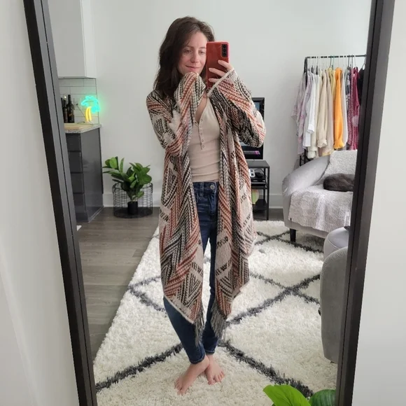 Forever 21 fringe cardigan - Picture 5 of 9